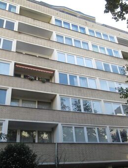 Apartment mit Stellplatz und Doppelgarage - Berlin