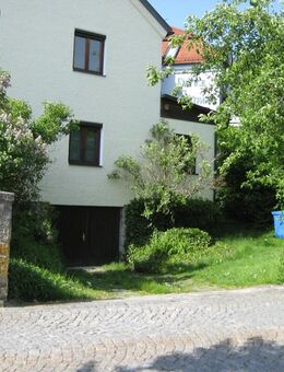 Großzügiges Zweifamilienhaus mit vielseitigen Nutzungsmöglichkeiten im Herzen von Zwiesel - Zwiesel