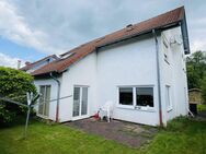 Großzügiges Ein- bis Zweifamilienhaus in ruhiger Ortsrandlage von Calden-Ehrsten - Calden