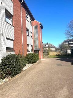 Schwafheim!! 3 Zimmer ETW mit großem Balkon, Garage u. Stellplatz in kleiner Wohneinheit