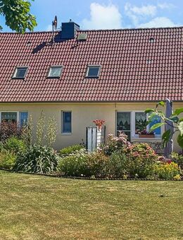 Hübsches Einfamilienhaus mit großem Garten und 2 Ferienwohnungen in Krummin auf Usedom - Krummin
