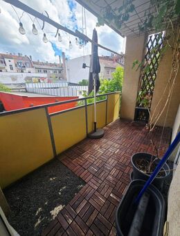 Helle 2 Zimmer Wohnung mit EBK (optional gegen Ablöse) und Balkon in Nürnberg/Nibelungen - Nürnberg