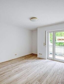 IMMOBERLIN.DE - Angenehme Lage! Sonnige Wohnung mit Südloggia & Pkw-Stellplatz - Berlin