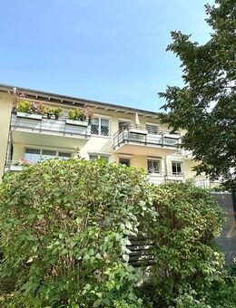 Schöne 3-Zimmer-Wohnung mit 2 Badezimmern und großem Balkon - München