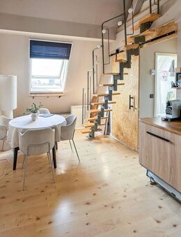 Charmante Dachgeschosswohnung in Düsseldorf Bilk - Düsseldorf