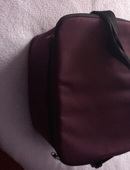 Verschließbare Kühltasche Reißverschluß-m.- Verschließbarem Innenbehälter - Laatzen