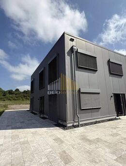 Großzügige Betreiberwohnung im Industriegebiet "Auf Merlick" - 206 m² Wohnfläche auf zwei Etagen - Bitburg