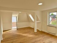 Exklusive 2-Zimmer-Wohnung mit Dachterrasse, Küche und Stellplatz - Stuttgart