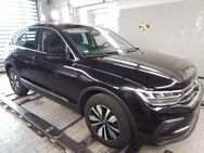 VW Tiguan, 1.5 TSI MOVE, Jahr 2024 - Saal (Donau)