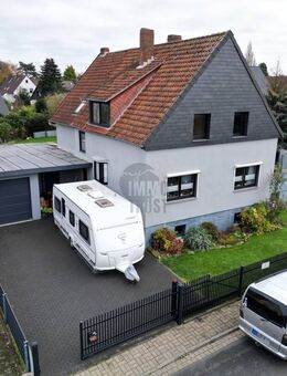 Zweifamilienhaus in Vinnhorst: Riesiger Garten, Pool, Garage & Einliegerwohnung! - Hannover