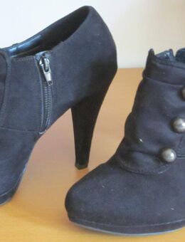Gr. 41: Stiefeletten, schwarz mit 3 Steinen "Graceland", neuwertig - München