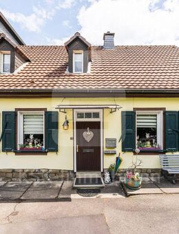 Charmantes Zweifamilienhaus mit historischem Flair und idyllischem Garten! - Overath