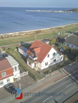 Direkter Ostseeblick - unverbaubar, EFH mit 2 FE-Wohnungen, Teilkeller, PkW-Stellplätze - Glowe