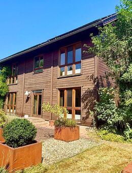 Traumhaftes Wohnhaus in ökologischer Bauweise mit tollem Garten in Thurnau OT - Thurnau