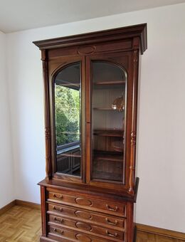 Vitrinenschrank aus Massivholz - Neuss