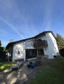 FÜRTH-OBERFÜRBERG * BESTE LAGE * WERTIGE DOPPELHAUS-HÄLFTE * KOMFORTABLES ARZT-DOMIZIL NAHE SCHULE + KITA AM STADTWALD ! - Fürth