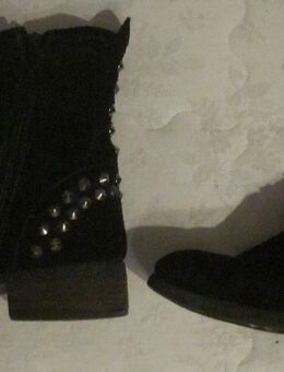 Gr. 41: Stiefeletten mit Nieten, schwarz "Sansibar", wenig getragen, NP 79,95, 25,- - München