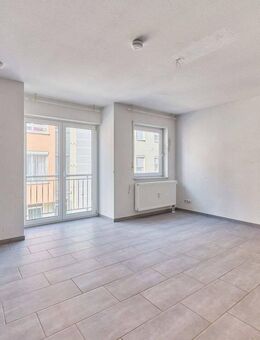 Zugang mit Aufzug in die Wohnung - Im Herzen von Bruchsal, 85,44 m² Wohnfläche, 3-Zimmer - Bruchsal