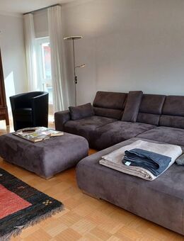 Sachsenhausen: VERKAUF EINER MÖBLIERTEN 5 Zimmer Wohnung / Aktuell zweigeteilt in eine 4 und eine 1 Zimmer Wohnung - Frankfurt (Main)