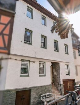 verfügbares Haus mit 3 Ferienwohnungen im Herzen von Sankt Goarshausen - Sankt Goarshausen