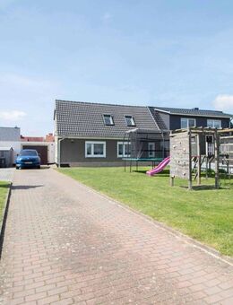 Bezugsfertiges Zuhause mit neu gestaltetem Innenhof und Spiel-Wiese für die Kinder - Grimmen