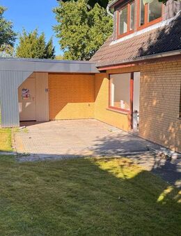 ** Für Gartenfans - renovierte Erdgeschosswohnung ** - Dollern