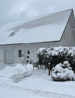 Außergewöhnliches EFH mit Wohnmobil-Garage in Neuastenberg! - Winterberg