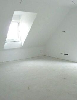 **ERSTBEZUG - Innovativ und modern - 2-Zi-DG-Whg mit Balkon** - Regensburg