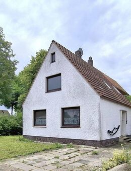 Viel Potential zum fairen Preis - Einfamilienhaus mit 4 Zimmern und großem Eckgrundstück - Brake (Unterweser)
