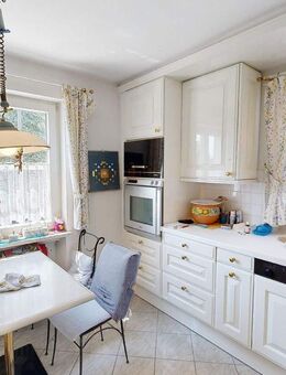 WOLFGANG SODENKAMP /// Zentrale Lage nahe Busbahnhof, EBK, Stpl. vor dem Haus - Überlingen