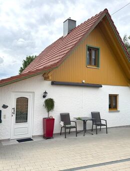 Wohlfühlhaus in traumhaft ruhiger Lage - mit Garten & Carport in Wallerfing - Wallerfing