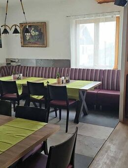 Charmantes Mehrfamilienhaus mit zwei lukrativen Gewerbeeinheiten. Ideal für Investoren! - Bernbeuren