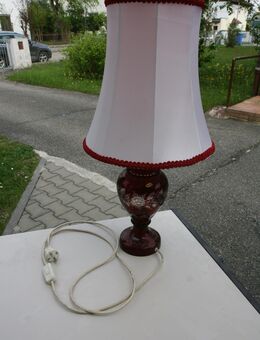 Tischlampe mit Glasfüß rubinrot mit Blumengravur - Waldkraiburg