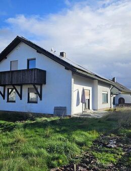 Platz u. Möglichkeiten - Ein-/ Zweifamilienhaus - renovierungsbedürftig - Maxhütte-Haidhof