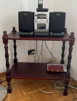 Beistelltisch mit zwei Ablagen - Eime