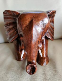Zum Sammeln oder zur Deko: Elefant aus Holz - VB 28,90 € - Berlin