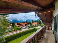 Teilsanierte 2,5-Zimmer-Wohnung mit kleinem Seeblick - Bad Wiessee