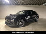 Porsche Macan, | | | | |, Jahr 2022 - Plattling