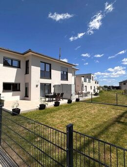 Provisionsfrei: Neubauwohnung mit Dachterrasse ins Grüne - Reimlingen