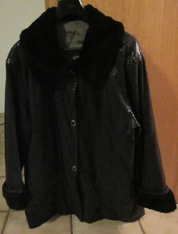 Gr. 42: Übergangs-Jacke mit Kunstfell, schwarz - München