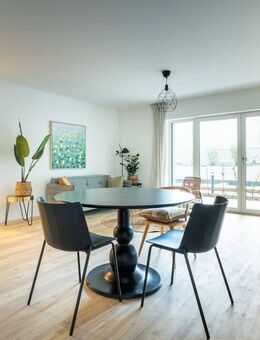 Ihre Traumwohnung am Stadtpark! Helle 3-Zimmer Wohnung mit Balkon und Einbauküche! - Fürth