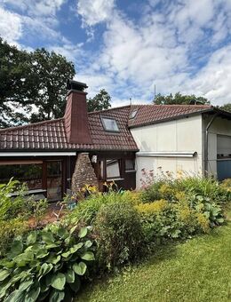 Familienparadies mit Potenzial: Zweifamilienhaus, weitläufiges Grundstück & Nebengebäude- Wiesengrundstück optional - Waldsassen