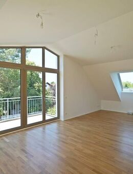 ELVIRA - Trudering, Erstbezug nach Kernsanierung, wunderschöne 3-Zimmer-Dachgeschosswohnung mit Balkon - München