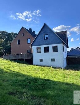 Ein- oder Zweifamilienhaus in ruhiger Lage zu verkaufen - Höxter