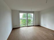 Schöne 1 Zimmer Wohnung mit Balkon u. Küche und Stellplatz in Selb - Selb