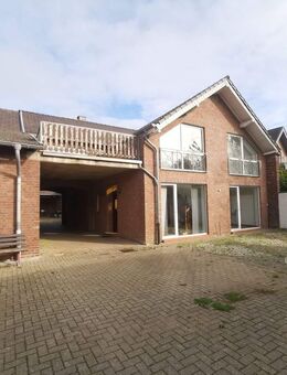 Ehemaliger Bauernhof mit zwei Wohnhäusern und Nebengebäuden in Hückelhoven-Doverack - Hückelhoven