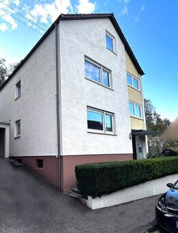Freistehendes Zweifamilienhaus mit großem Grundstück und Terrassengarten in Hoheneck - Ludwigsburg
