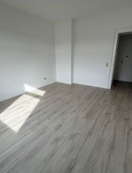 Schöne, frisch renovierte Wohnung mit Balkon - ideal für Ihr neues Zuhause! - Ludwigshafen (Rhein)