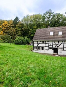 Bestandsschutz in Alleinlage - Sanierungsbedürftiges Bauernhaus in Hattingen-Oberelfringhausen - Hattingen