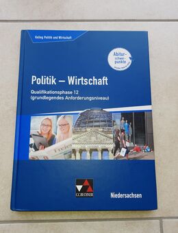 Politik - Wirtschaft Qualifikationsphase 12 Buch zu verkaufen - Walsrode